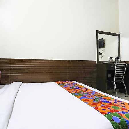 Fabhotel The Lazeez New Delhi Exterior photo