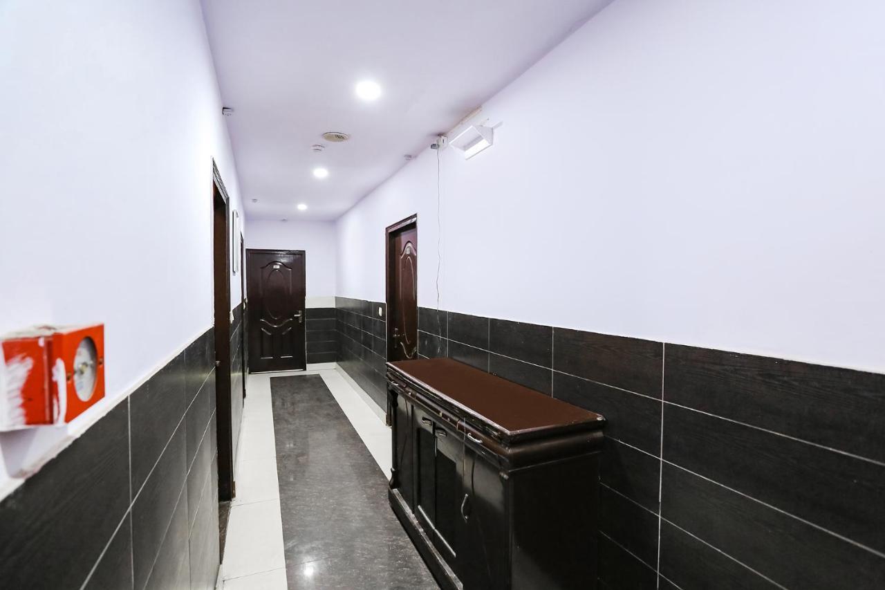 Fabhotel The Lazeez New Delhi Exterior photo