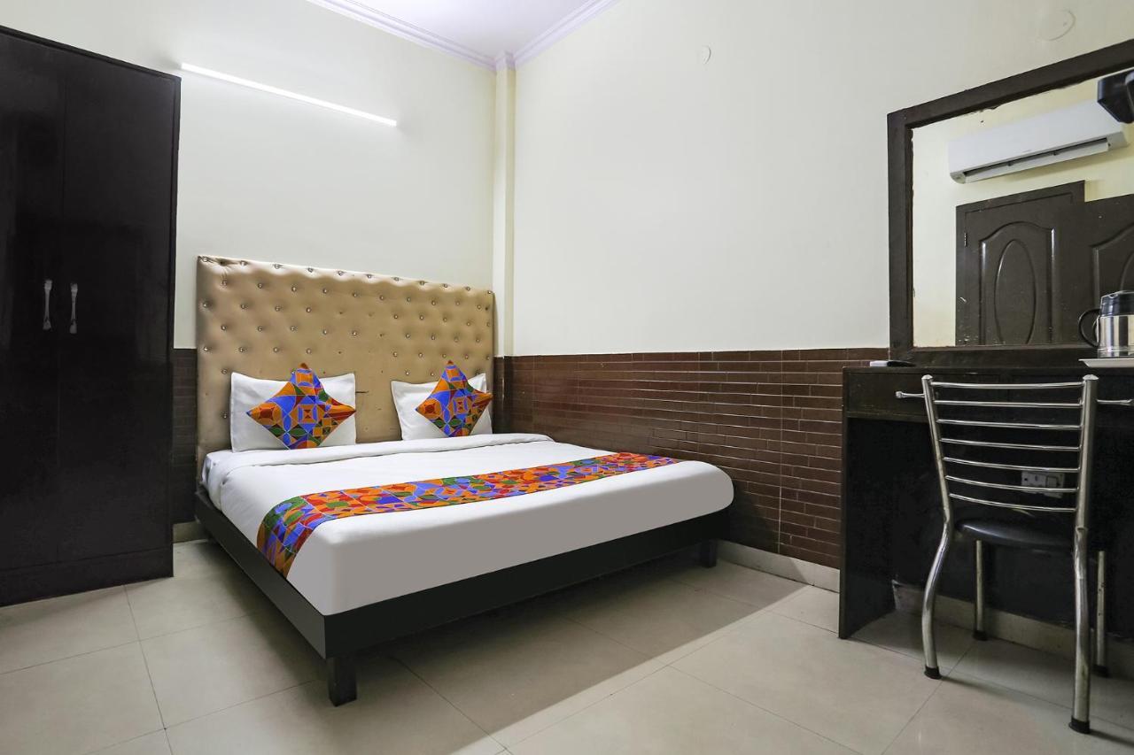 Fabhotel The Lazeez New Delhi Exterior photo