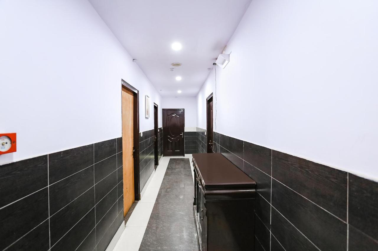 Fabhotel The Lazeez New Delhi Exterior photo