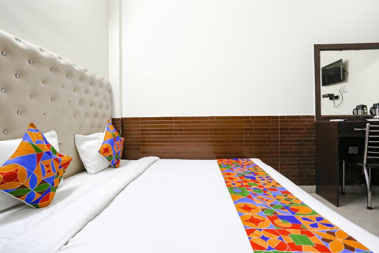 Fabhotel The Lazeez New Delhi Exterior photo