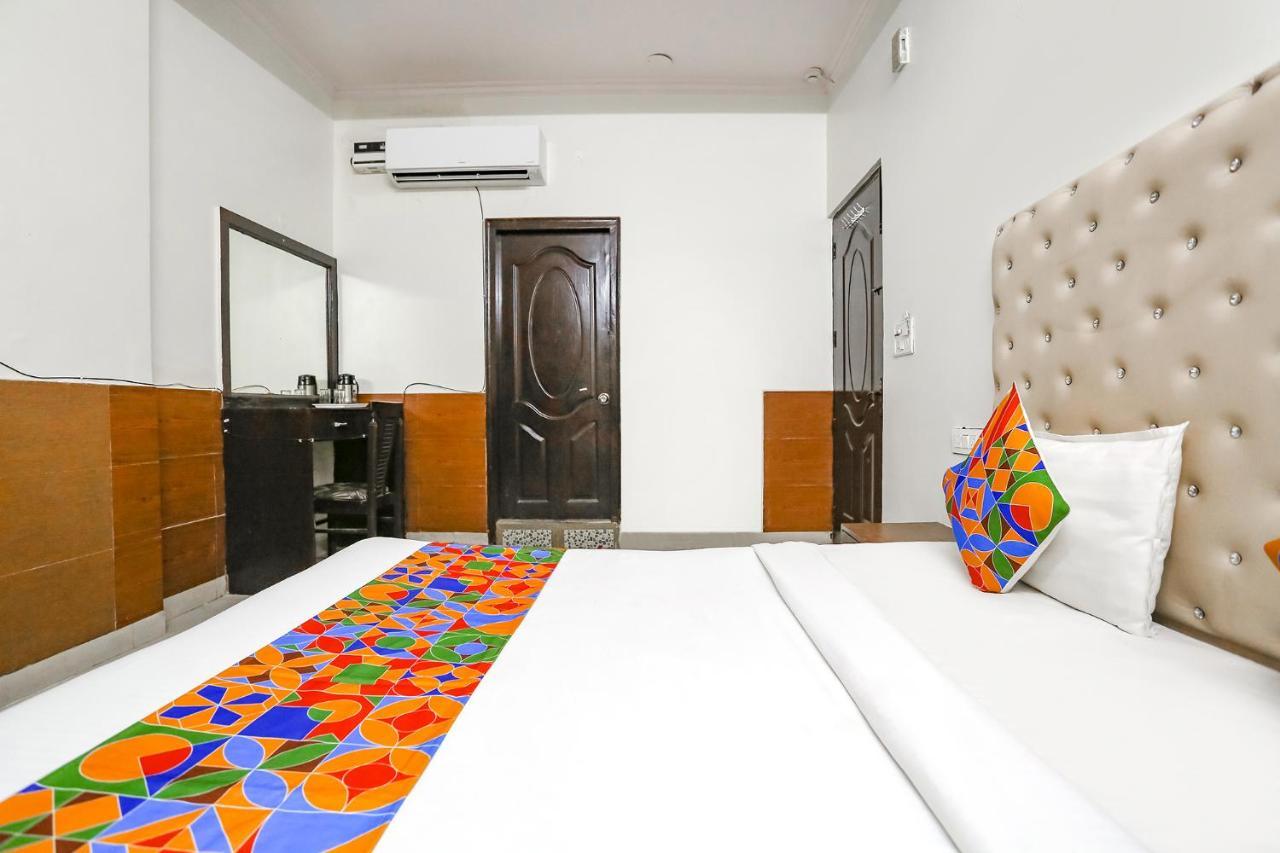 Fabhotel The Lazeez New Delhi Exterior photo