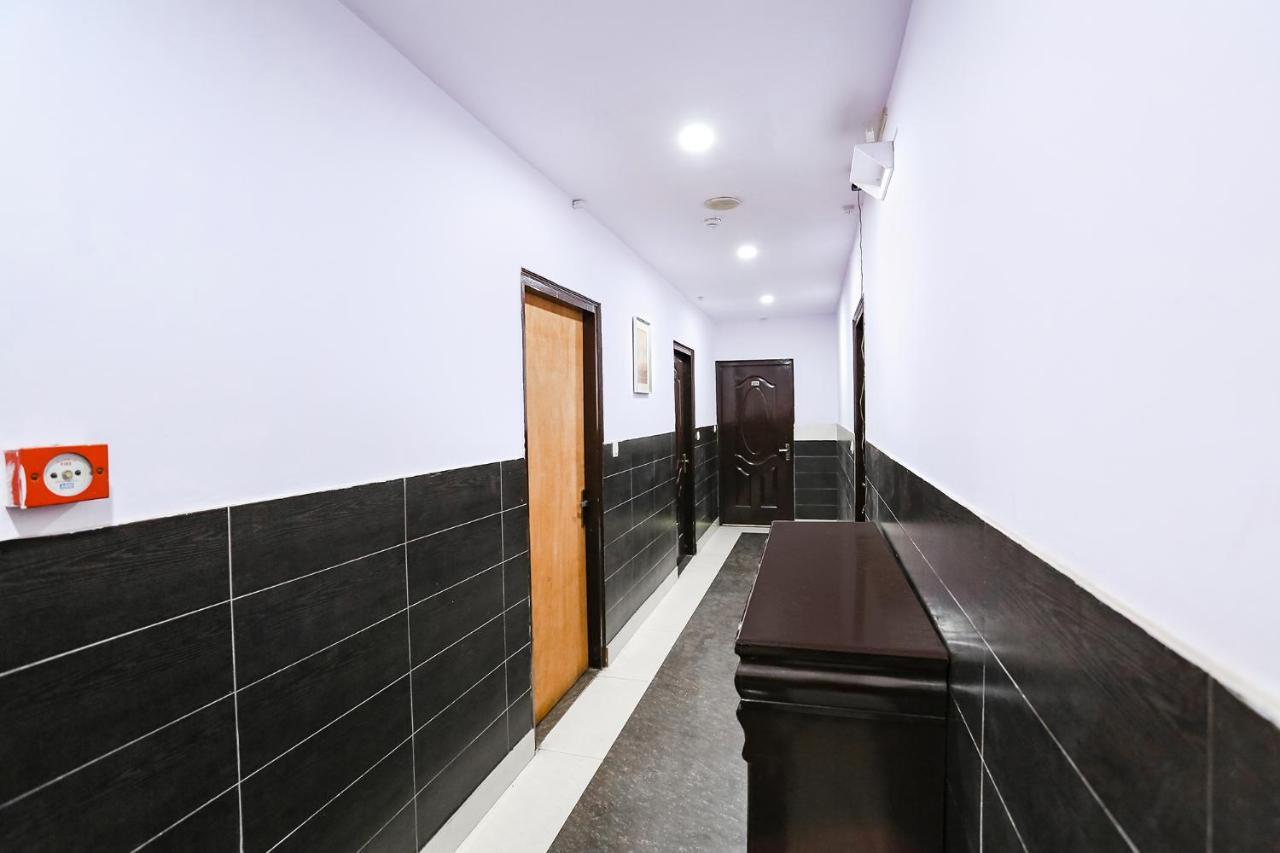 Fabhotel The Lazeez New Delhi Exterior photo