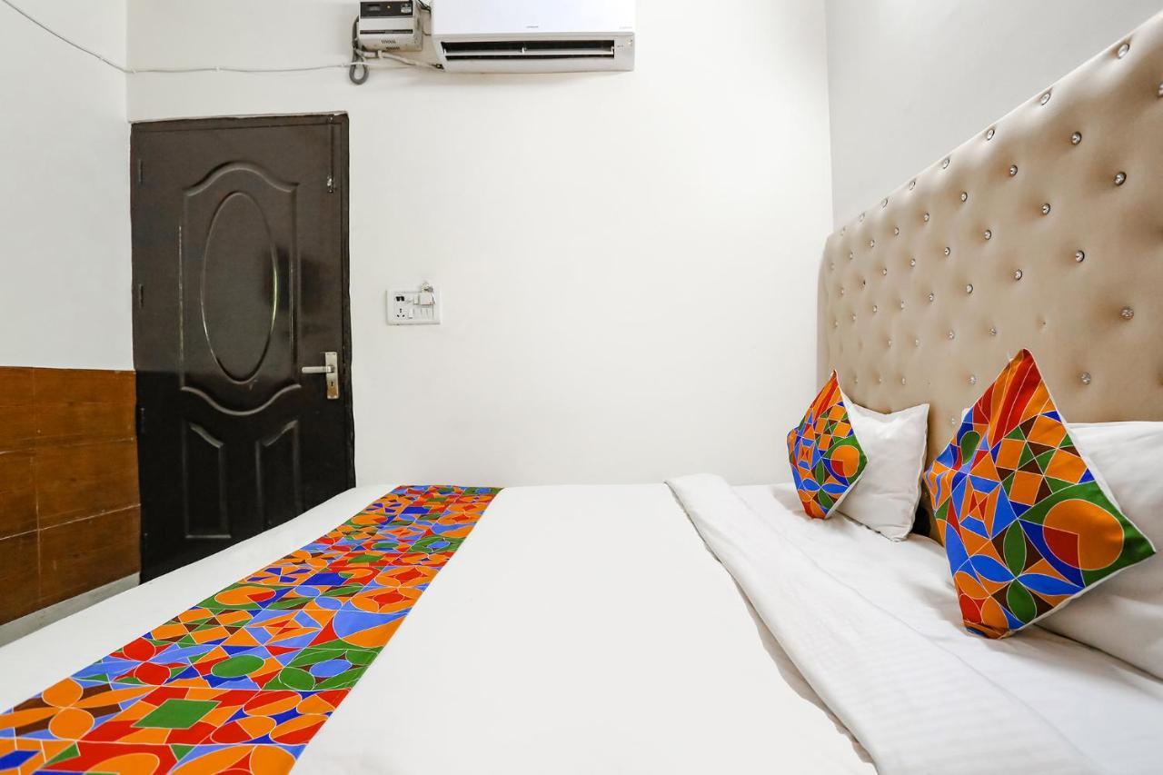 Fabhotel The Lazeez New Delhi Exterior photo